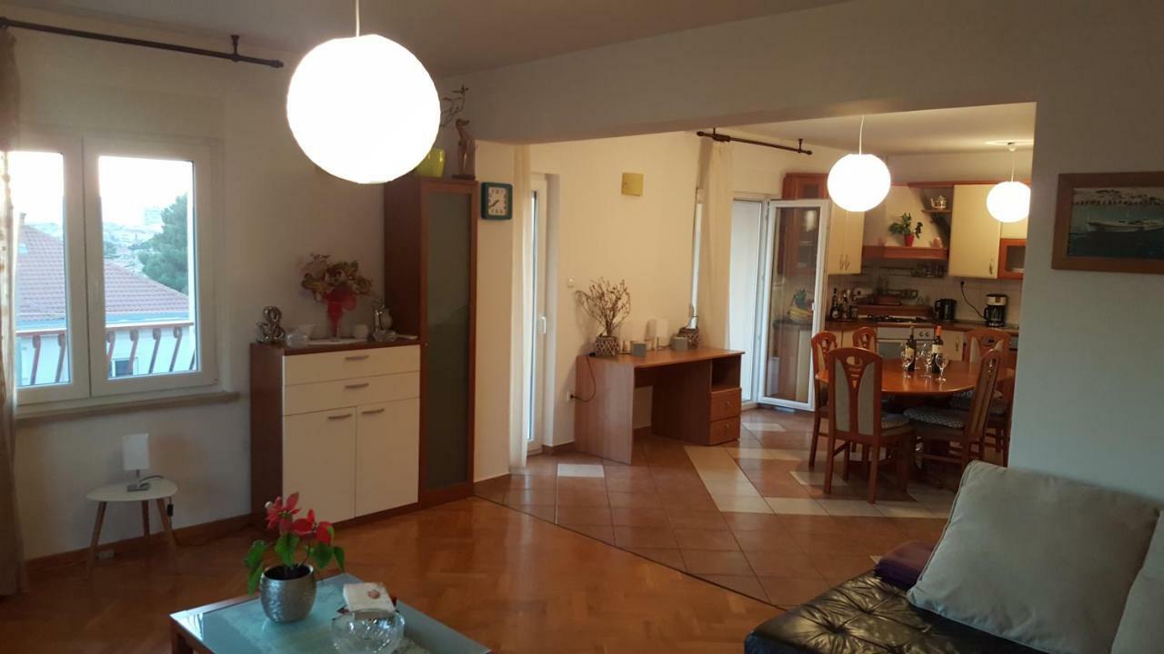 Antonija I Mateo, In The Center Of Apartament Split